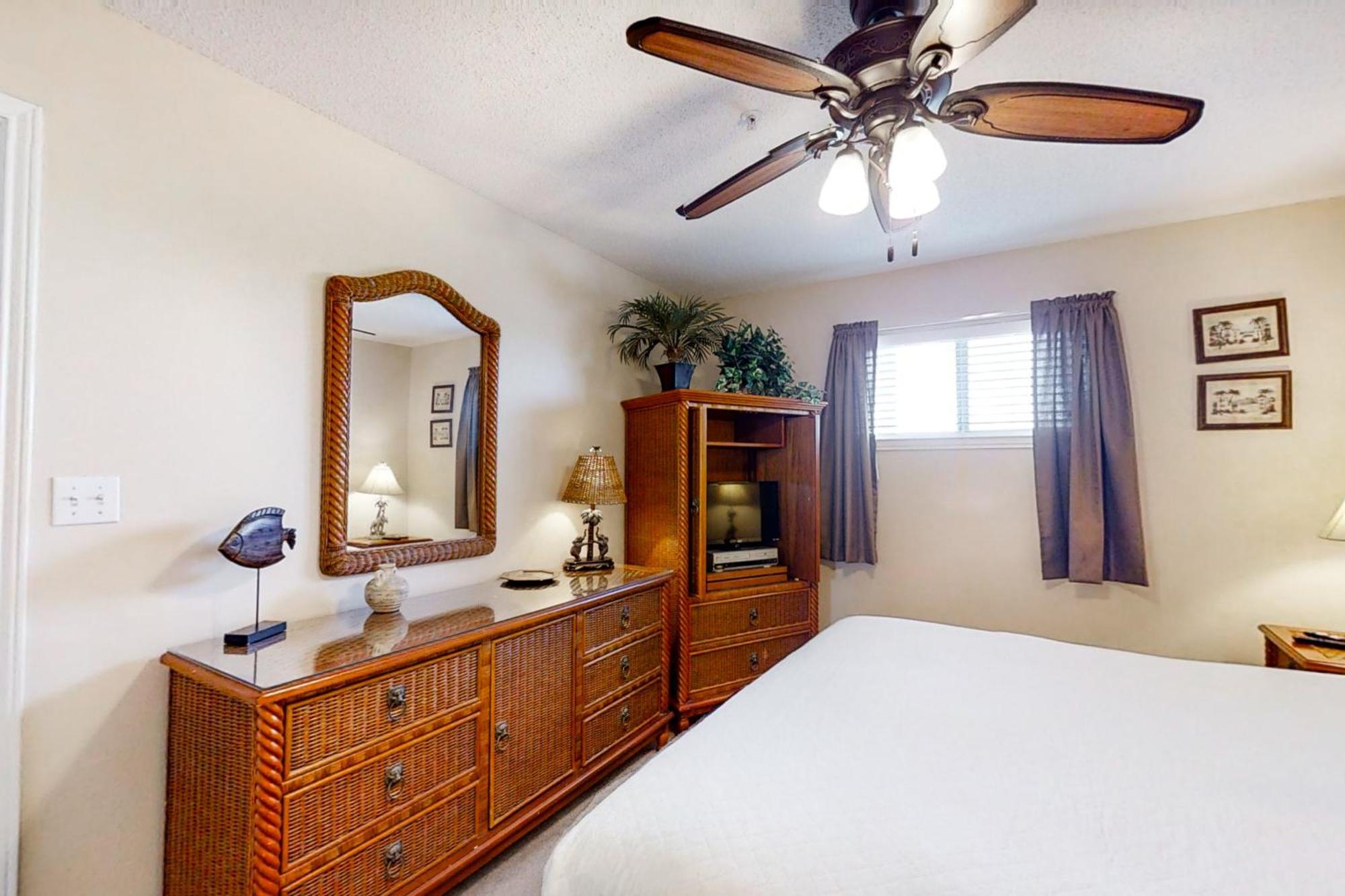 Crystal Sands II Destin Room photo