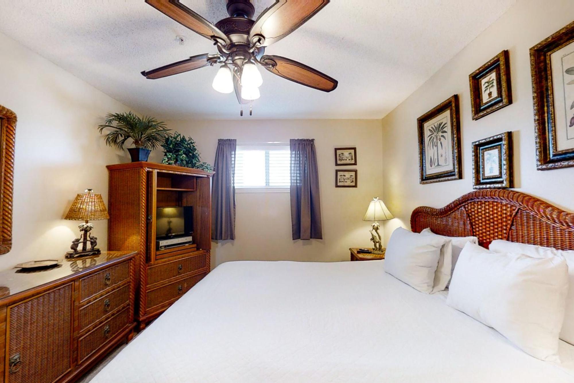Crystal Sands II Destin Room photo