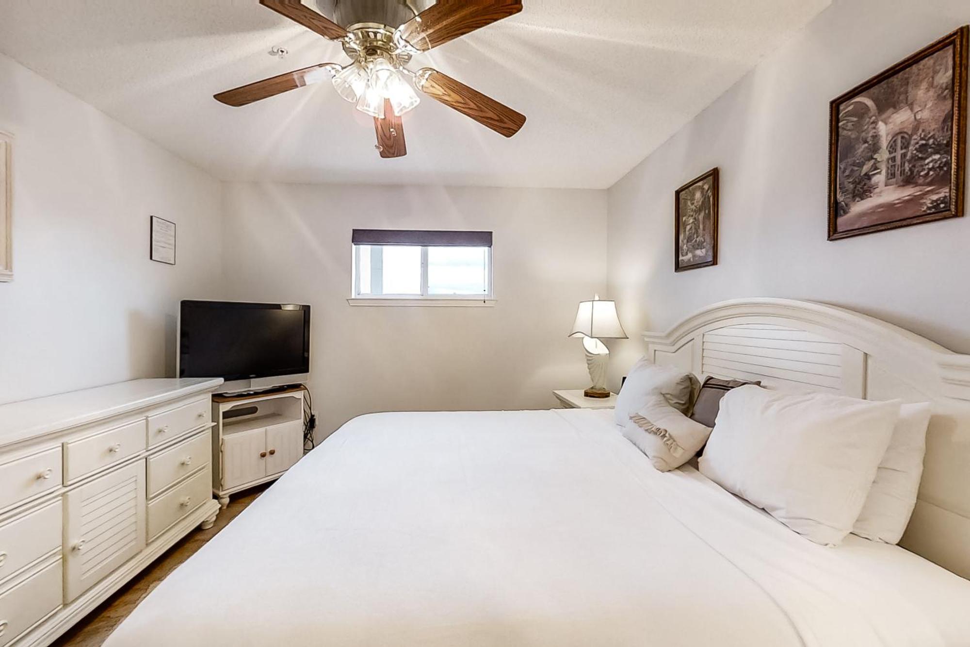 Crystal Sands II Destin Room photo